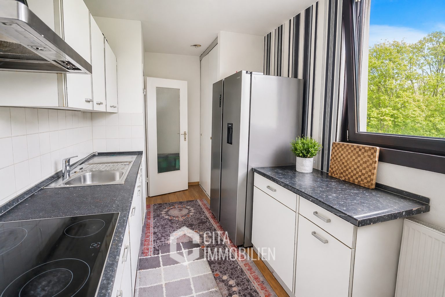 Helle, vermietete 3-Zimmer-Wohnung mit Balkon, TG-Stellplatz & Aufzug in Wiesbaden – Bild 4