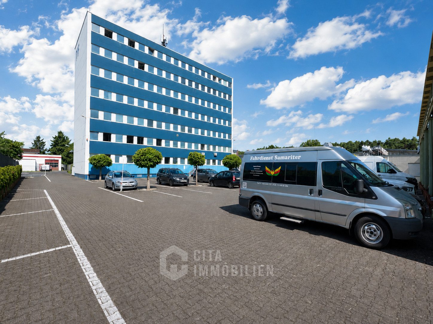 Aussenansicht Parkplatz