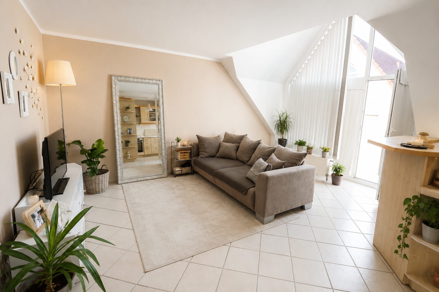 Vermietete 1,5-Zimmer-Maisonette mit Balkon, Einbauküche, Garage und Keller in Hanau – Bild 3