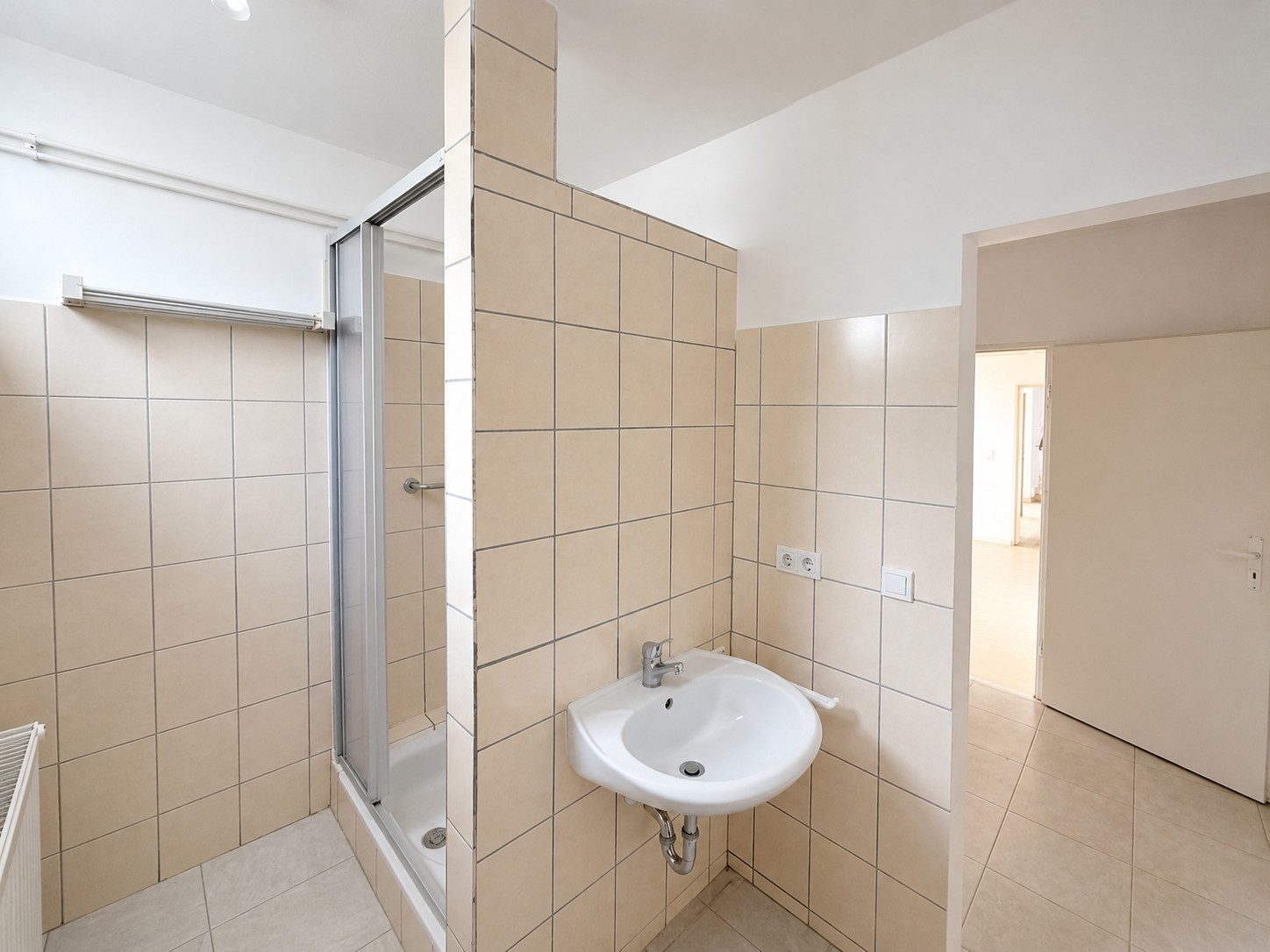 Badezimmer mit Dusche