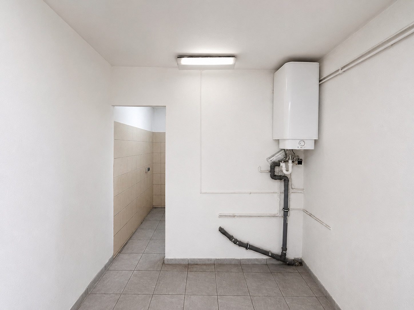 Küche mit Boiler