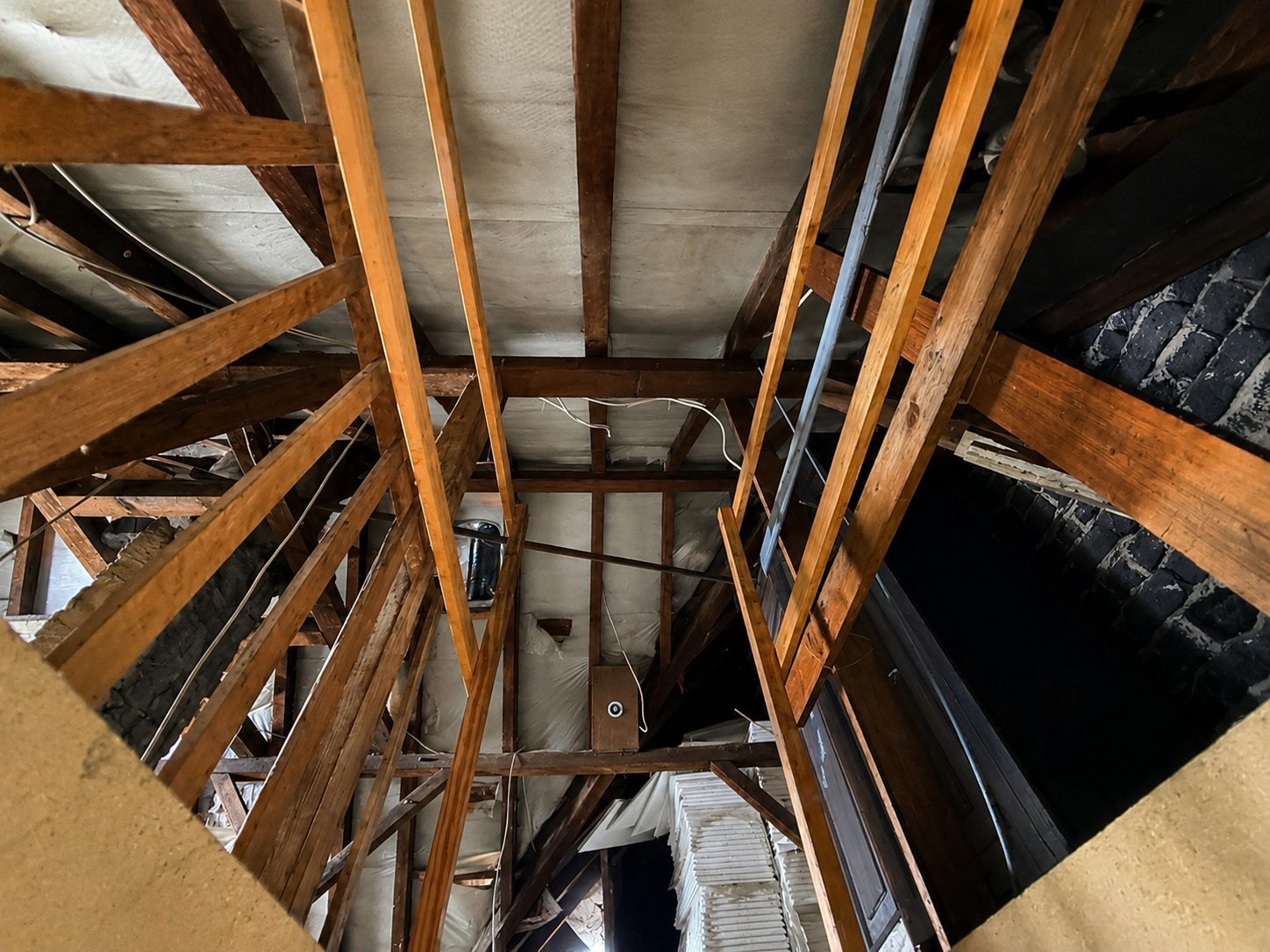 Leerstehendes Zweifamilienhaus mit großem Grundstück, Anbau & Garage in Rödermark – Bild 6