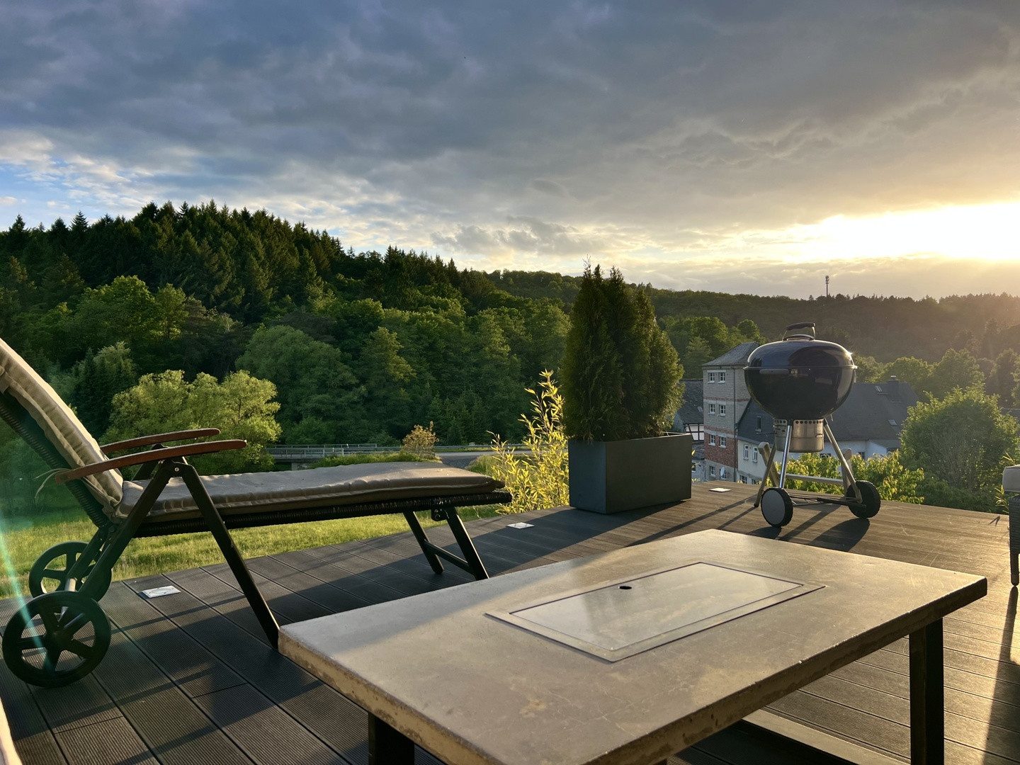 Freistehendes Einfamilienhaus mit 475 m², 12 Zimmern & Einliegerwohnung | Bj. 2015 | Schöffengrund – Bild 7