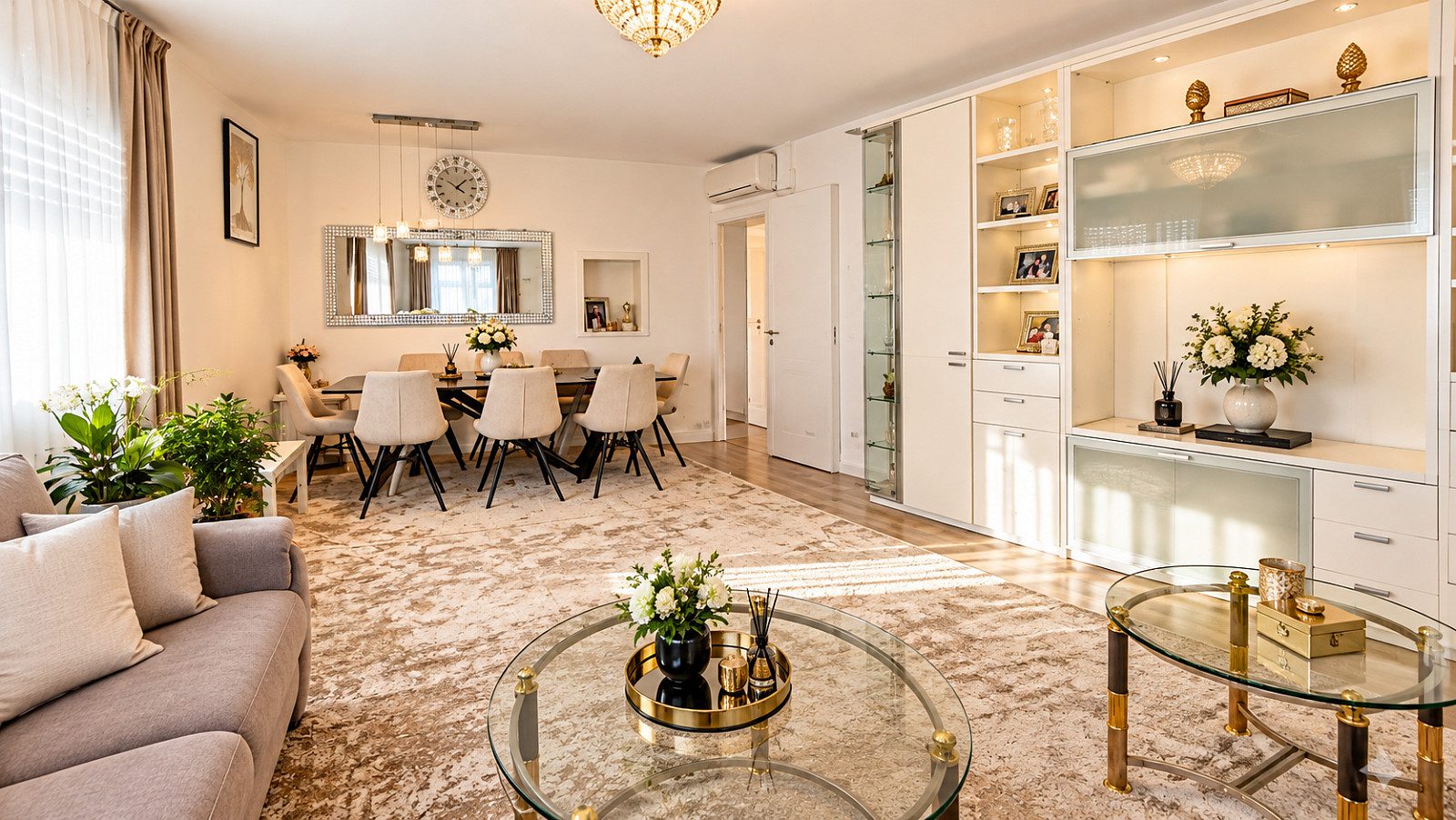 WE 2 - Wohnzimmer mit Essbereich